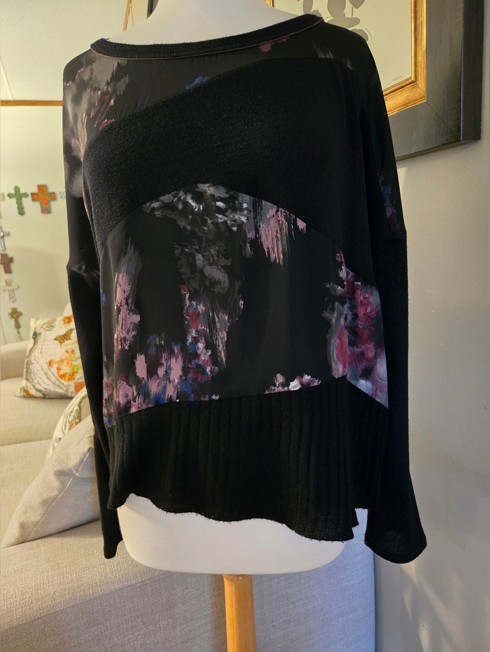 Zara:Black Mixed-Media Floral Pullover